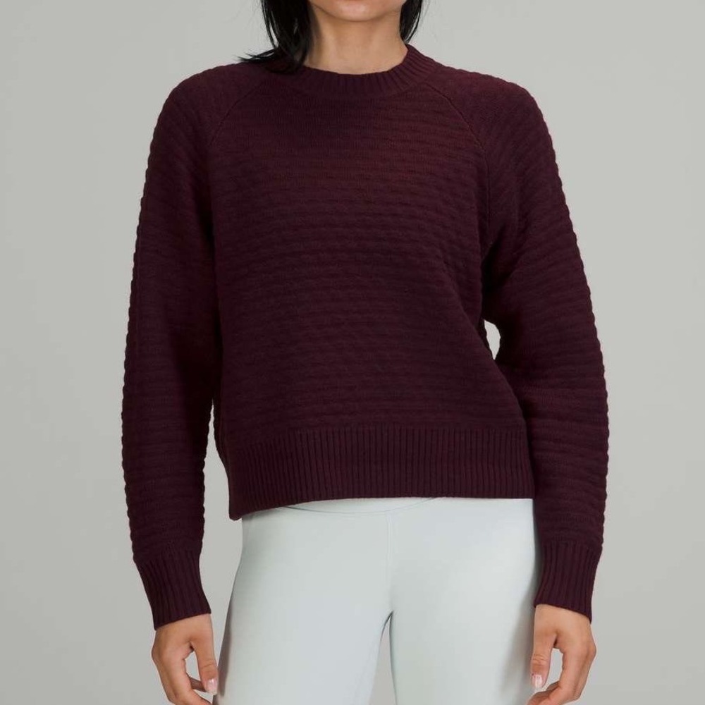 Lululemon Textured Mesh Knit Crewneck Sweater Cassis Burgundy LW3DOYS i3